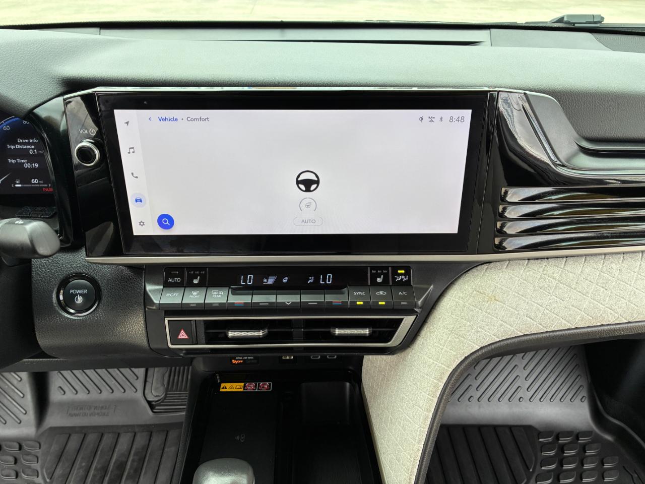 Toyota Camry Hybrid XLE 2025