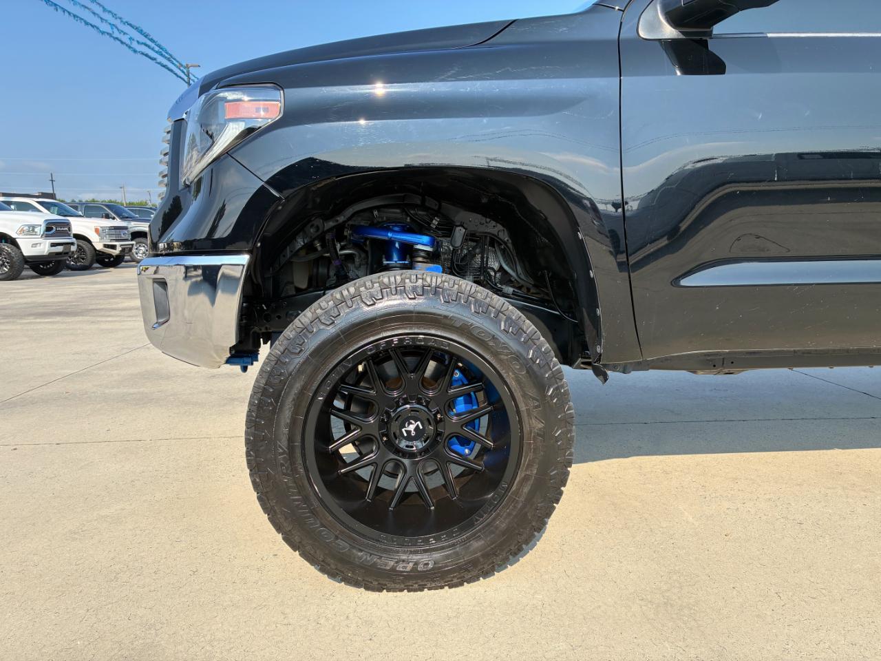 Toyota Tundra  2017