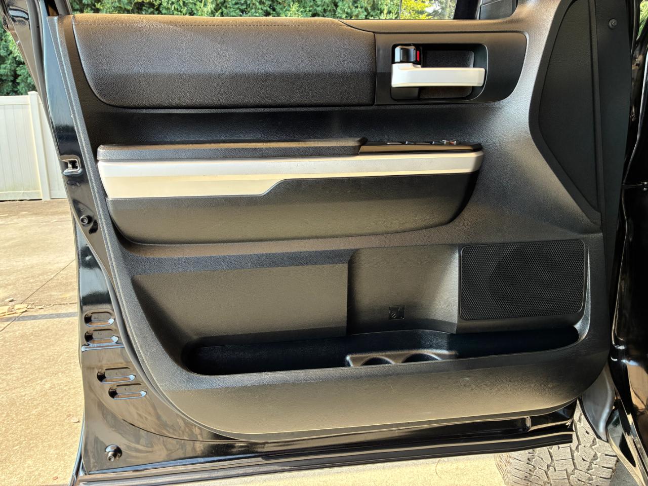 Toyota Tundra  2017