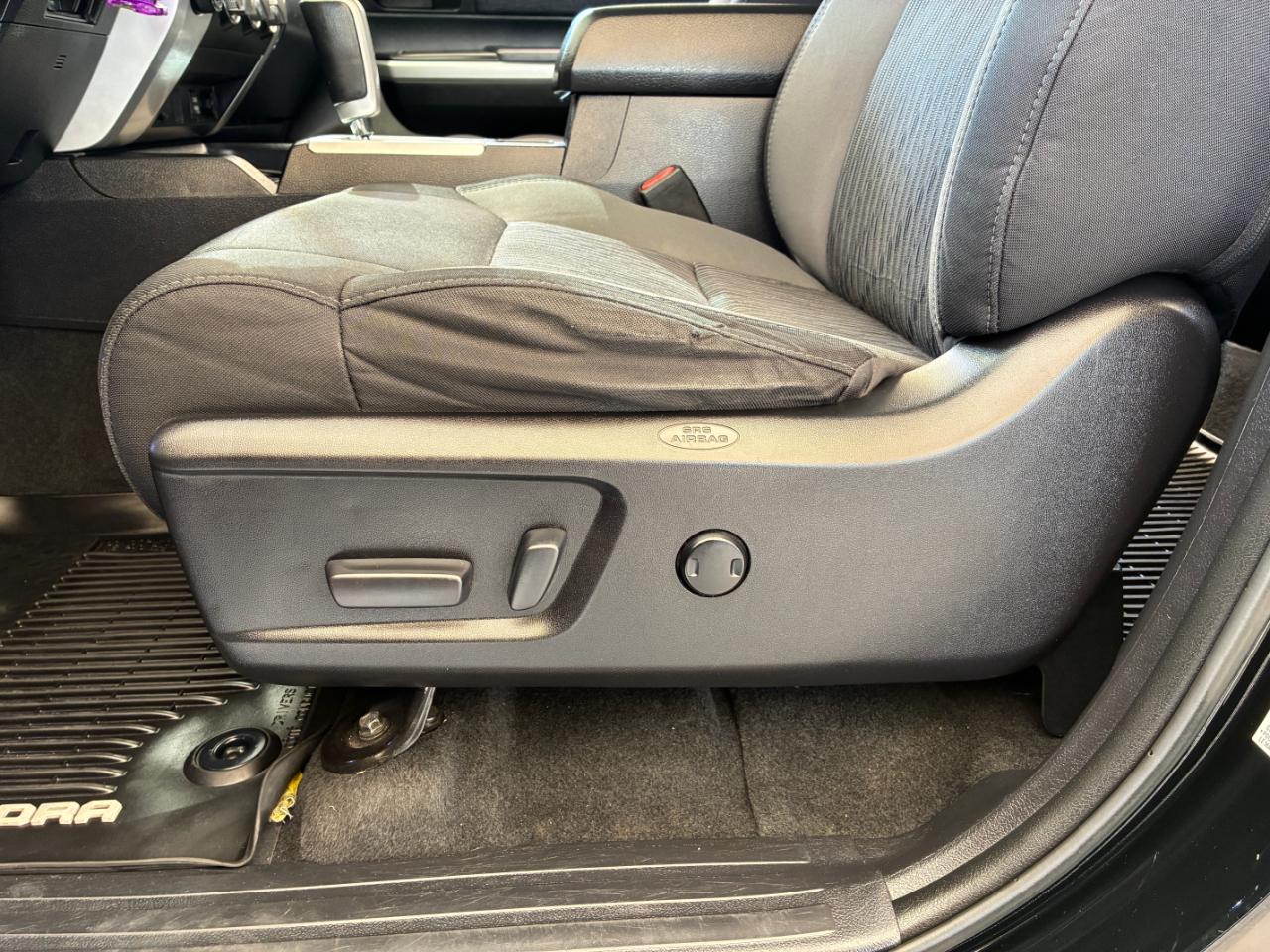 Toyota Tundra  2017
