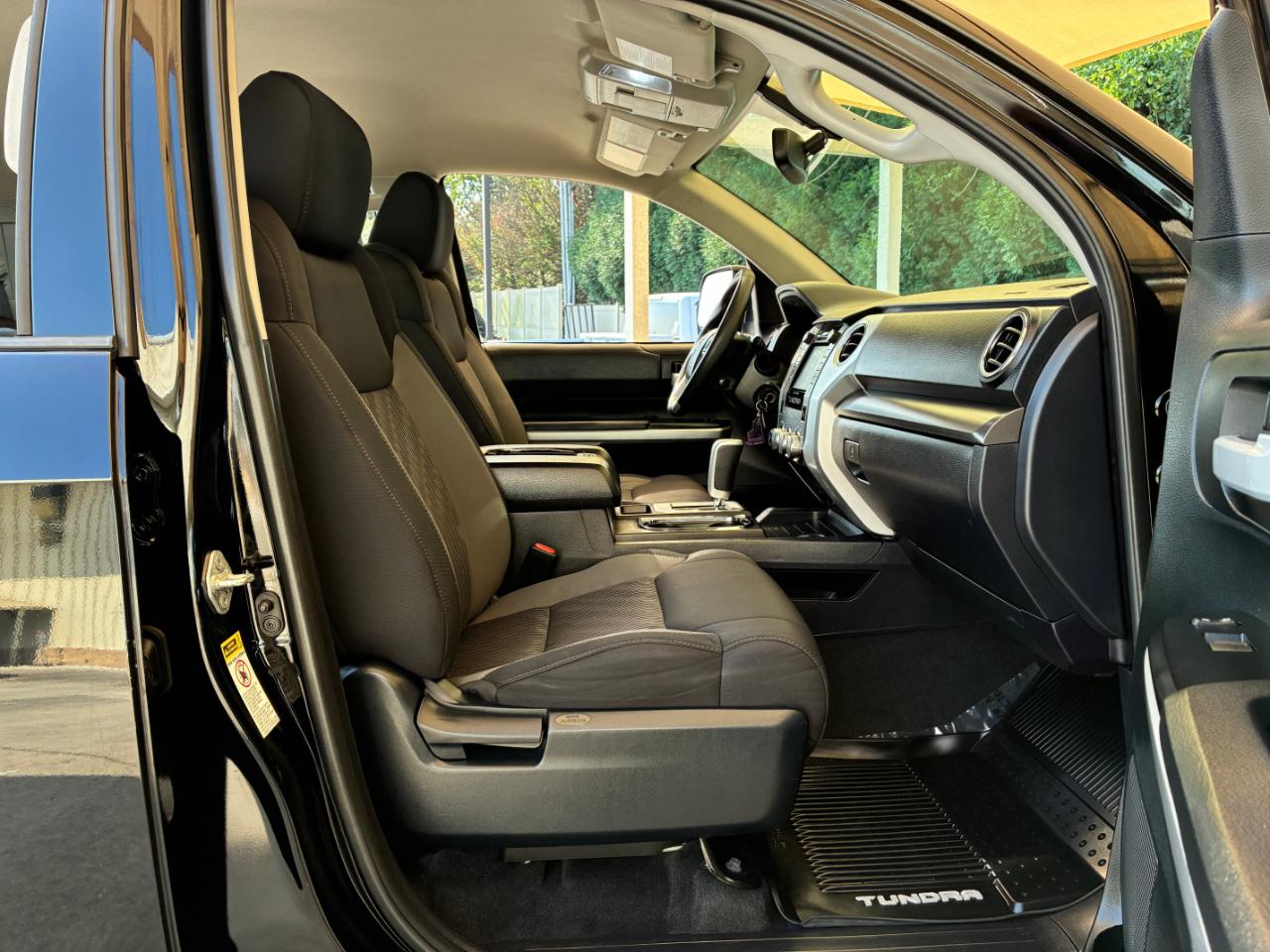 Toyota Tundra  2017