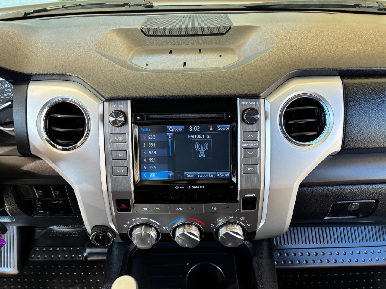 Toyota Tundra  2017