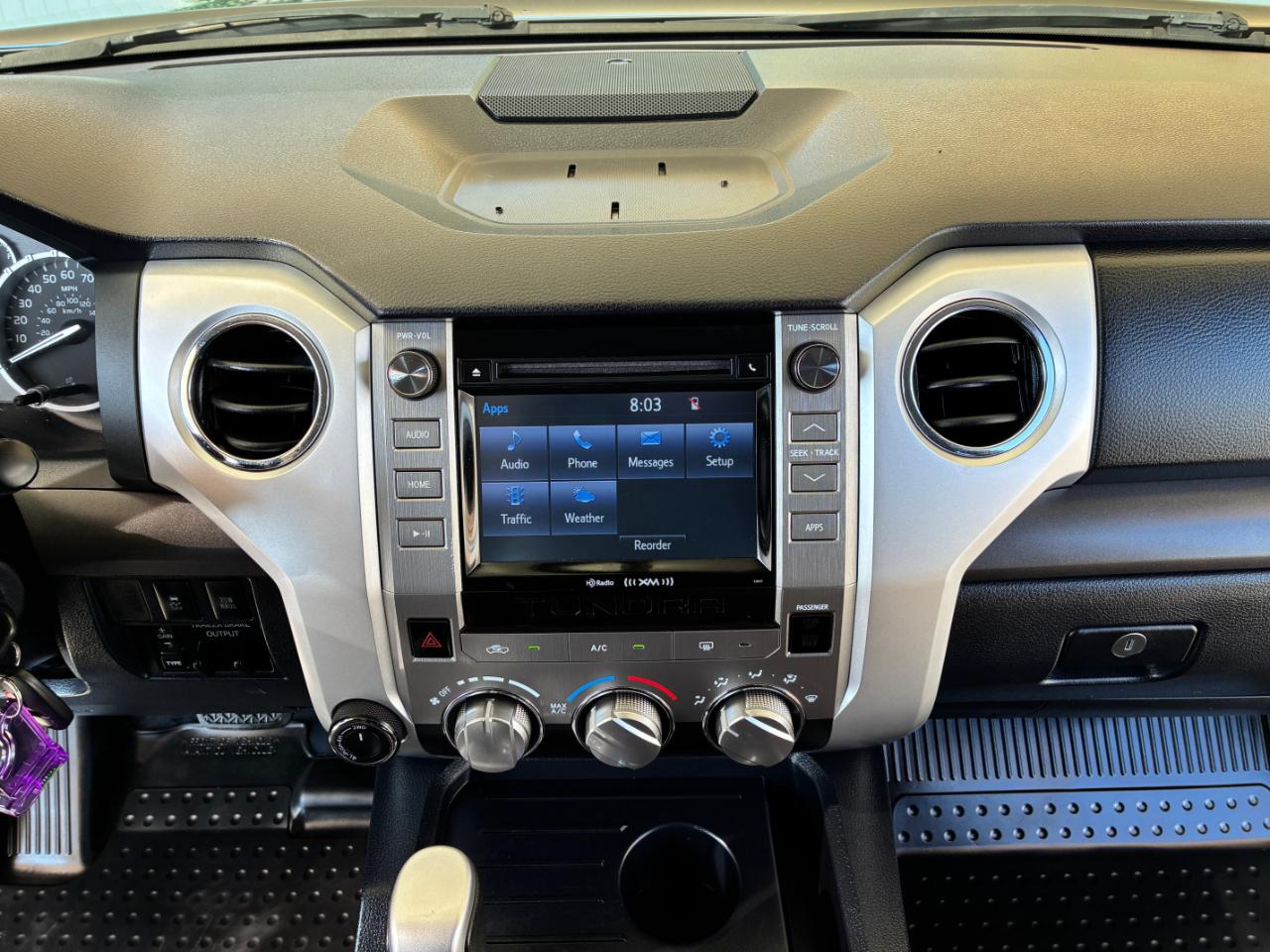Toyota Tundra  2017