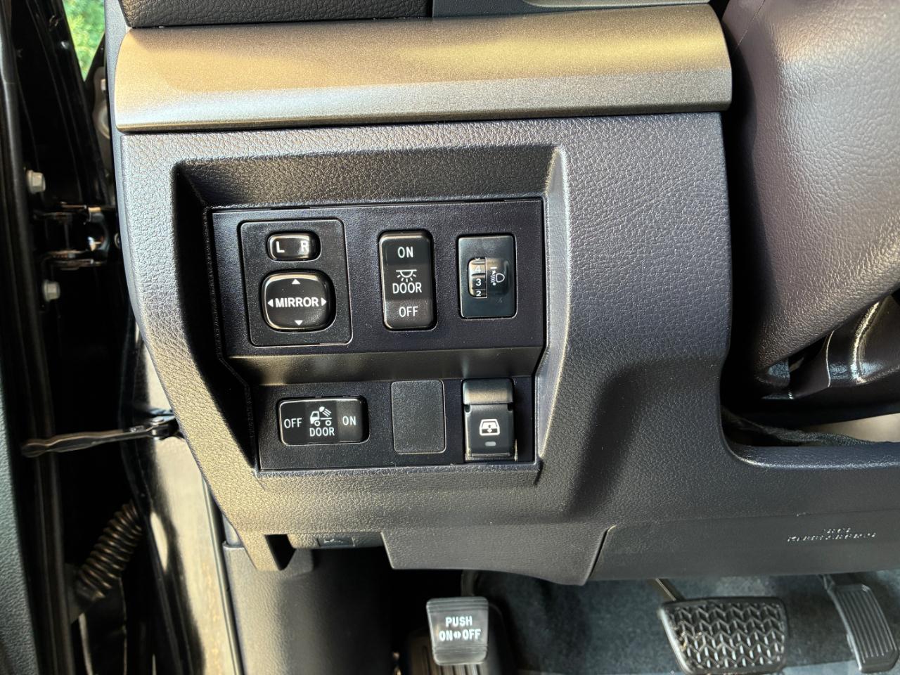 Toyota Tundra  2017