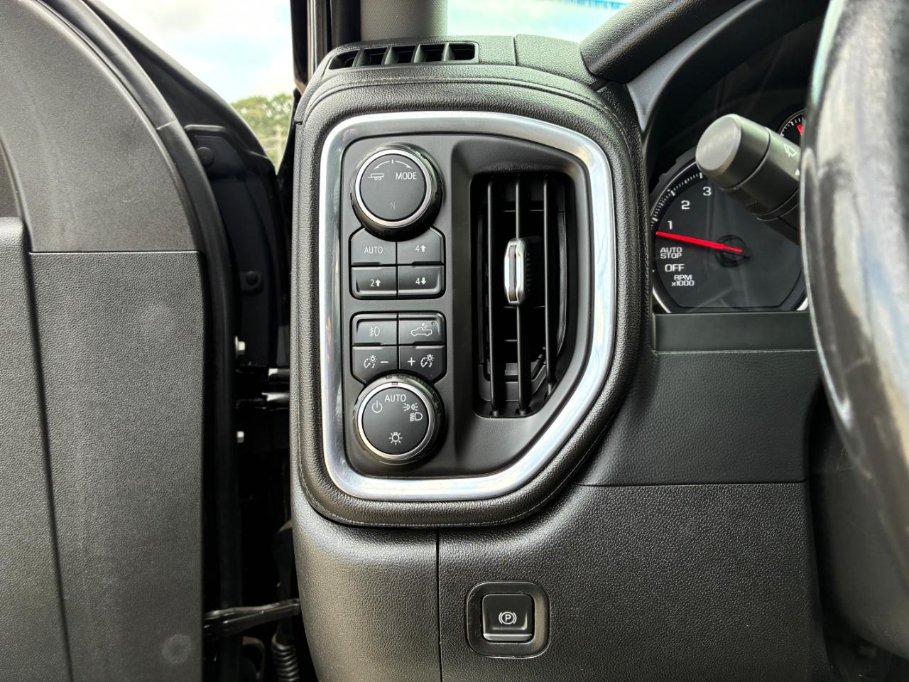 Chevrolet Silverado 1500  2021