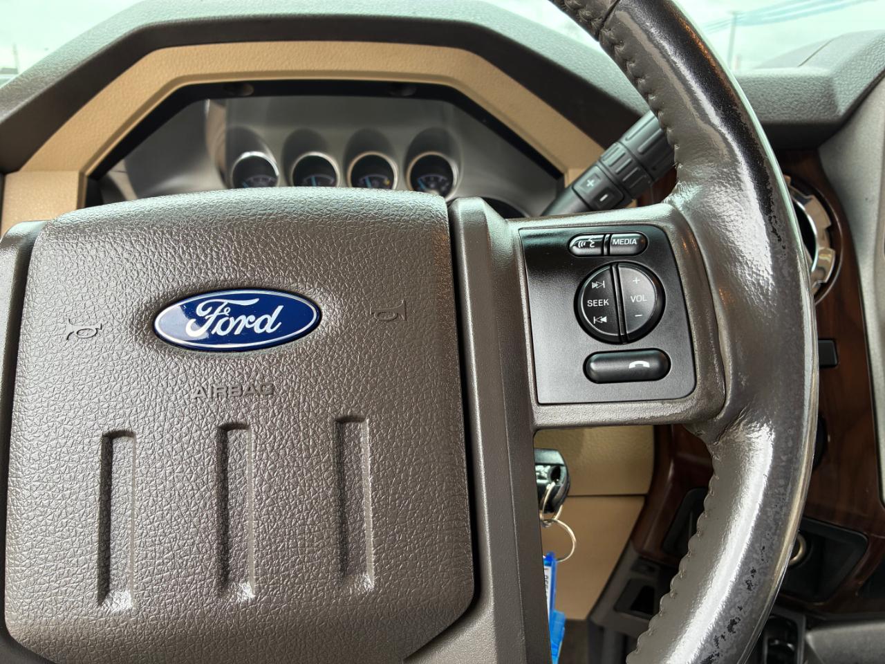 Ford F-350 SD Lariat 2016