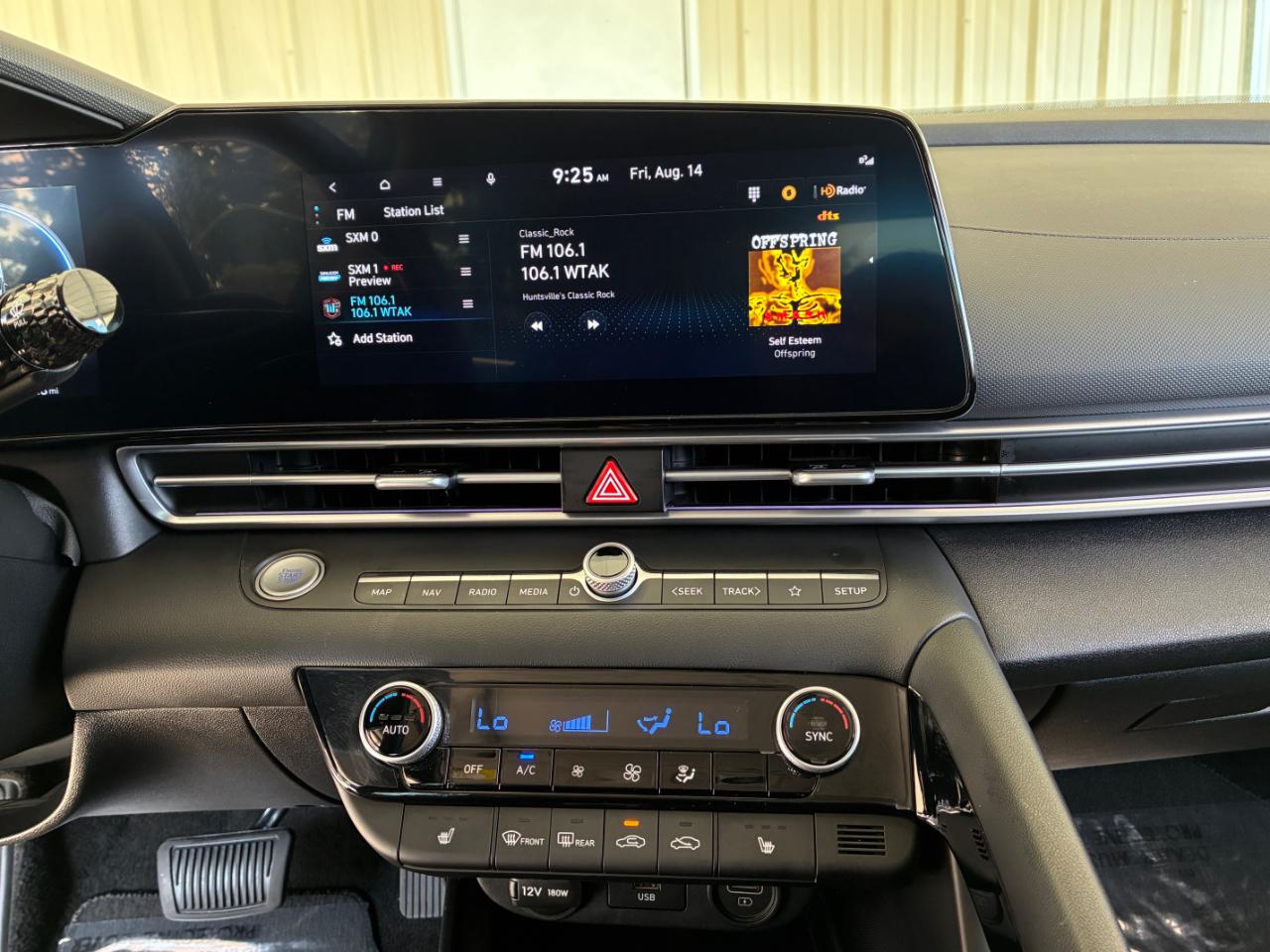 Hyundai Elantra Limited 2023