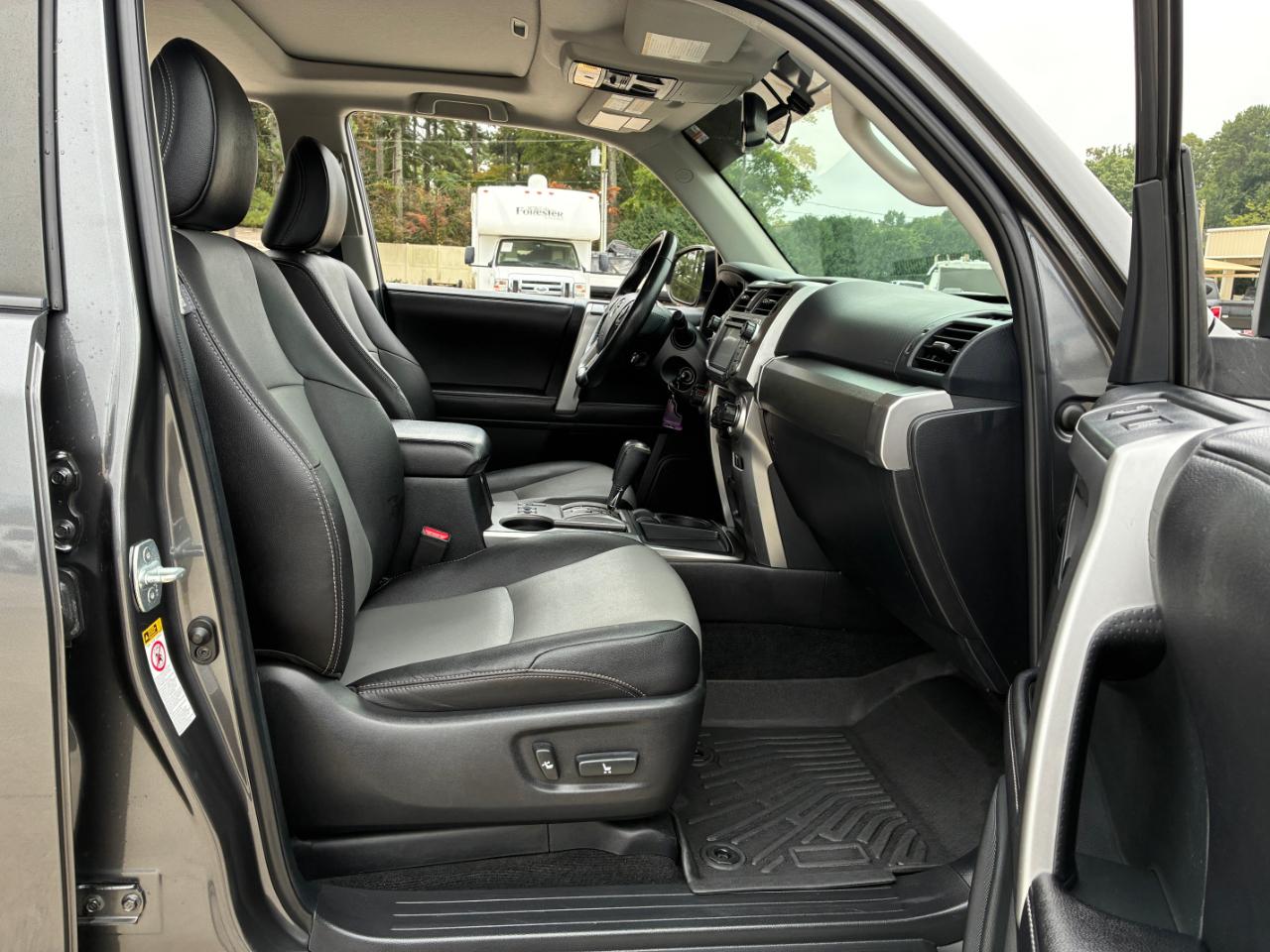 Toyota 4Runner SR5 2016