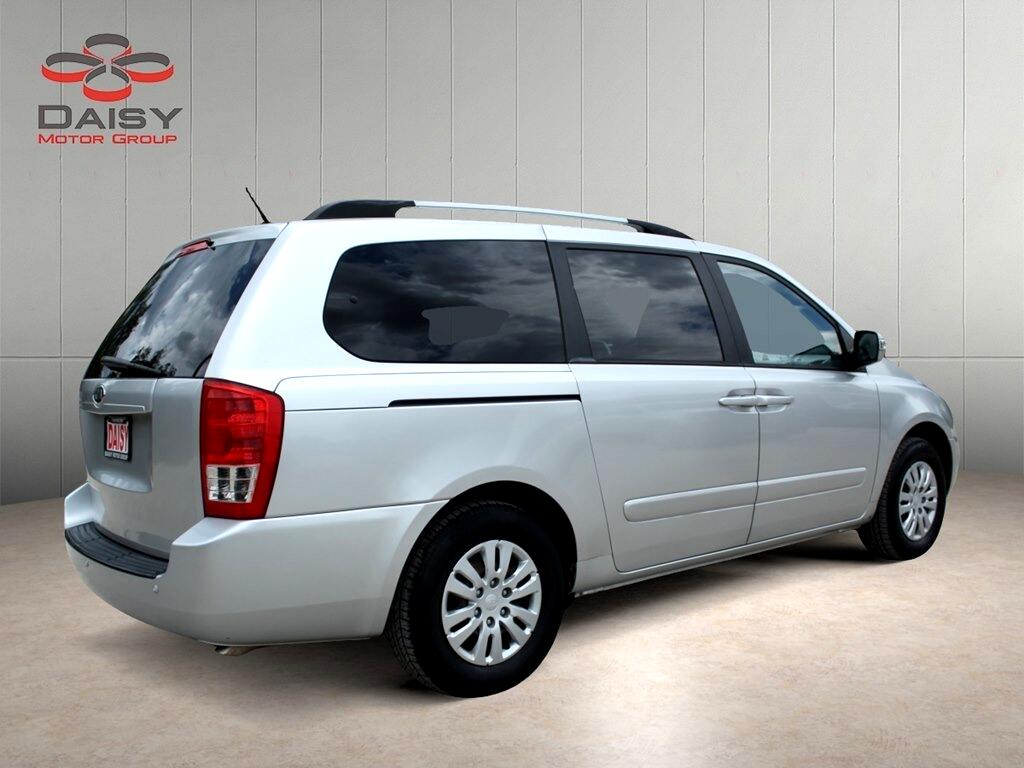 2012 Kia Sedona LX photo 5