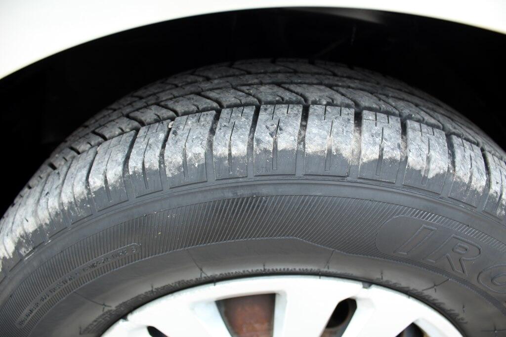 2012 Kia Sedona LX photo 9