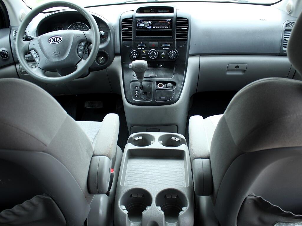 2012 Kia Sedona LX photo 12