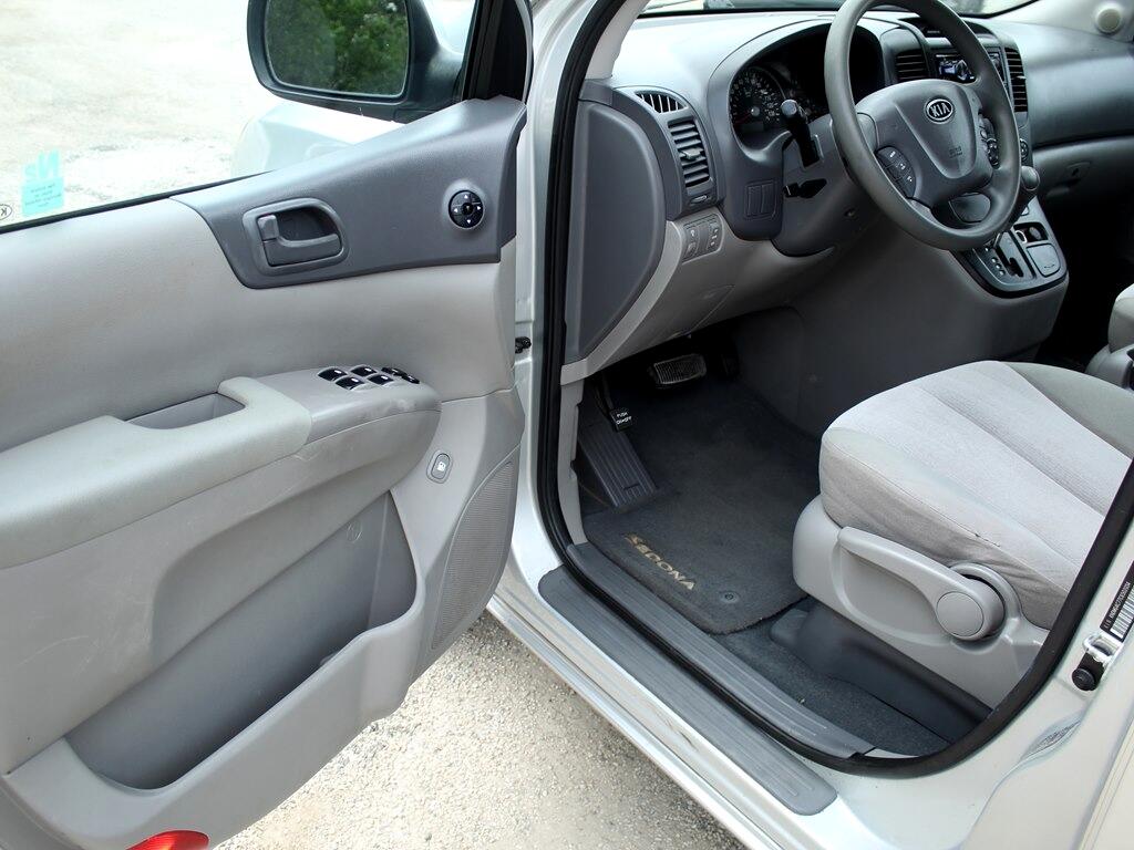 2012 Kia Sedona LX photo 14