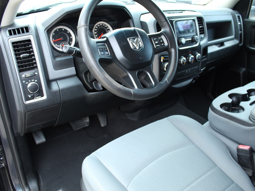 2017 Ram 1500 Tradesman photo 12