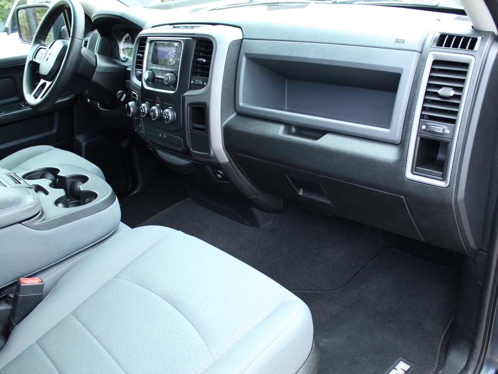 2017 Ram 1500 Tradesman photo 13