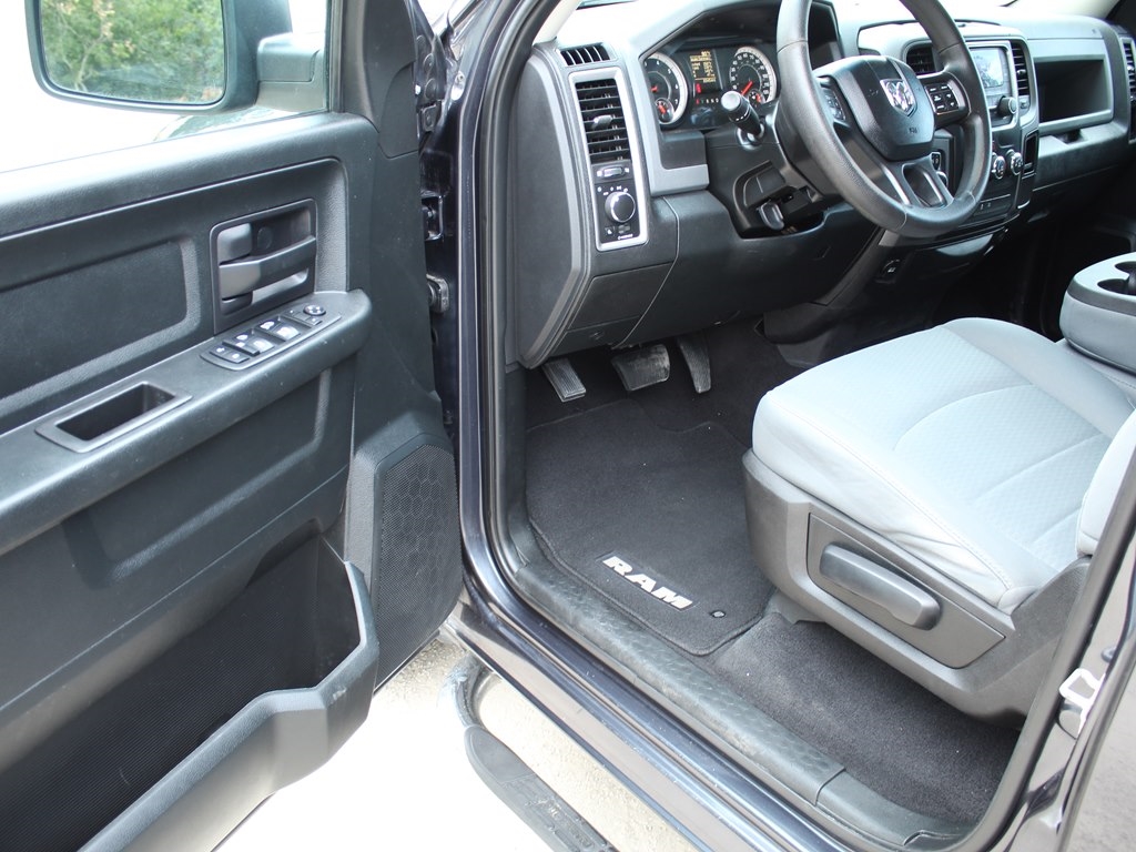 2017 Ram 1500 Tradesman photo 16