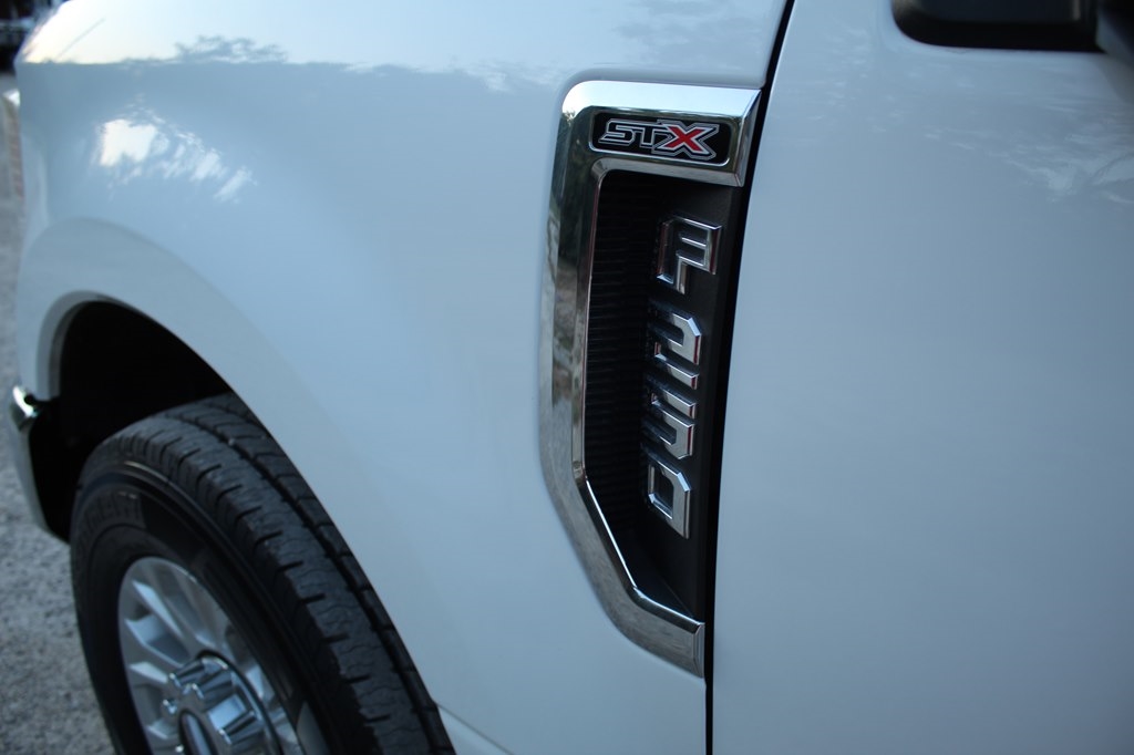 2022 Ford F-250 photo 9