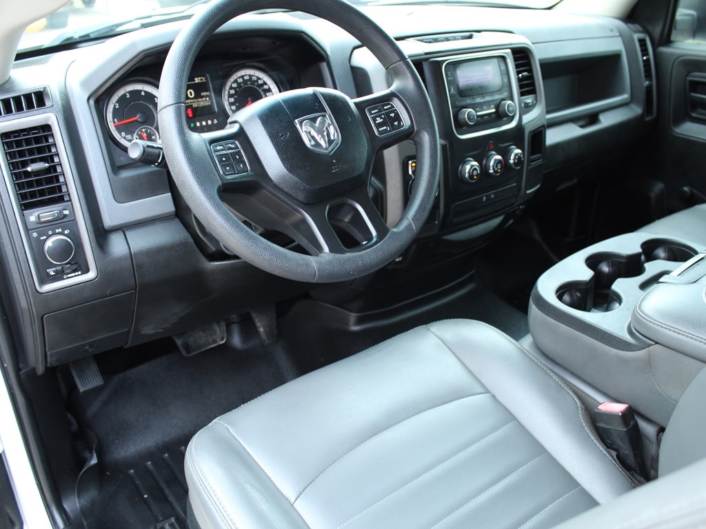 RAM 1500 Classic Tradesman 4x2 Reg Cab 8' Box 2019