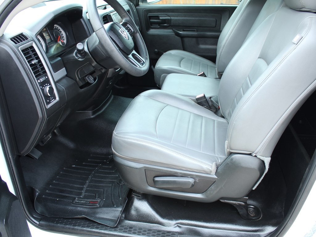 RAM 1500 Classic Tradesman 4x2 Reg Cab 8' Box 2019