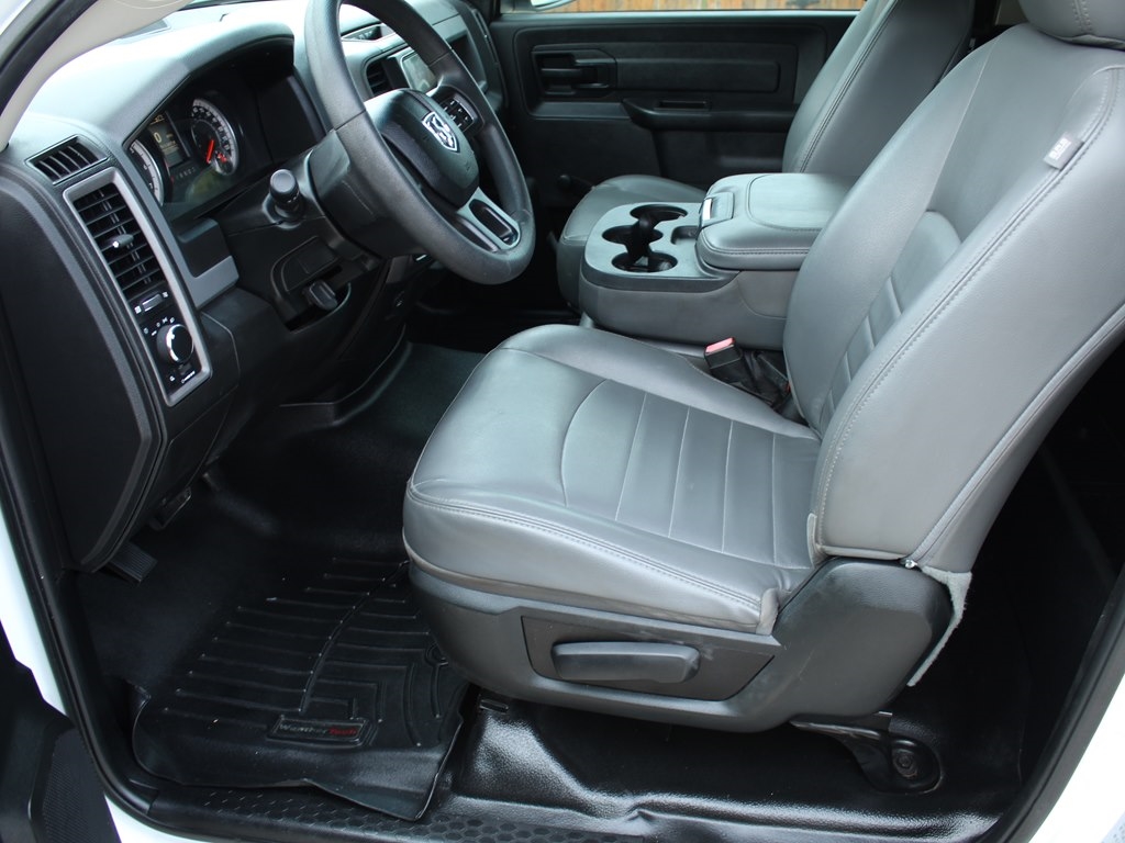 RAM 1500 Classic Tradesman 4x2 Reg Cab 8' Box 2019