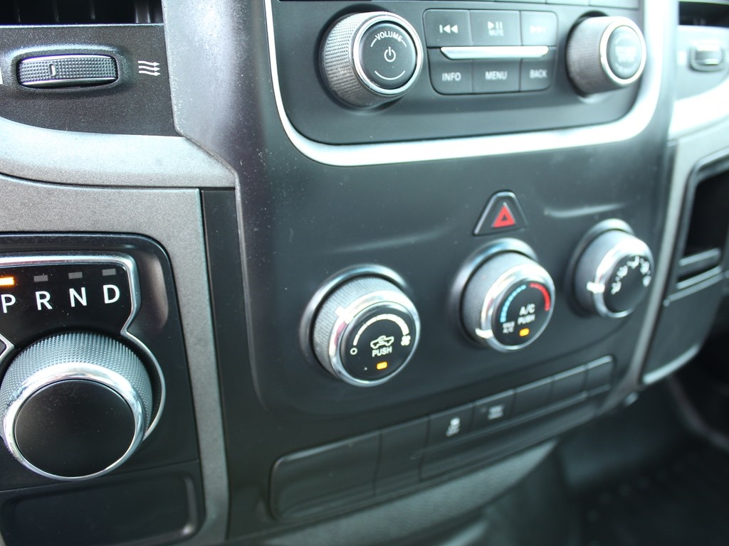 RAM 1500 Classic Tradesman 4x2 Reg Cab 8' Box 2019
