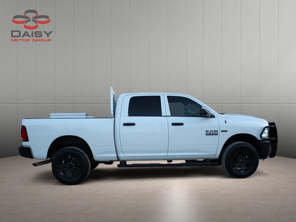RAM 2500 Tradesman 4x4 Crew Cab 6'4" Box 2018