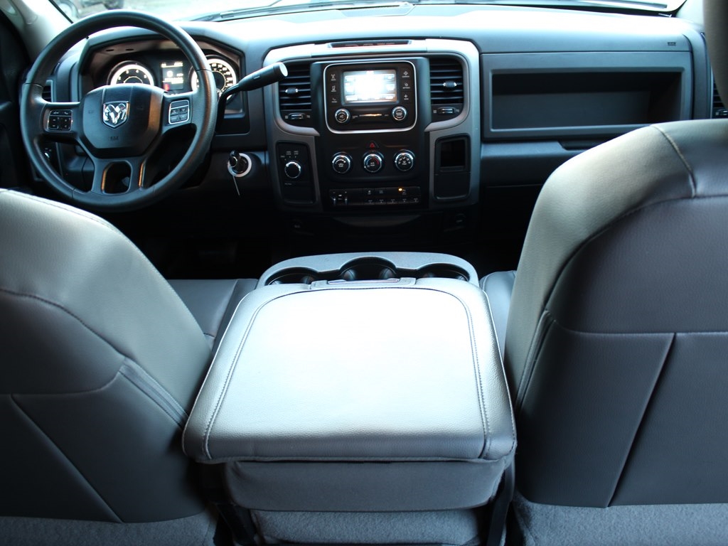 RAM 2500 Tradesman 4x4 Crew Cab 6'4" Box 2018