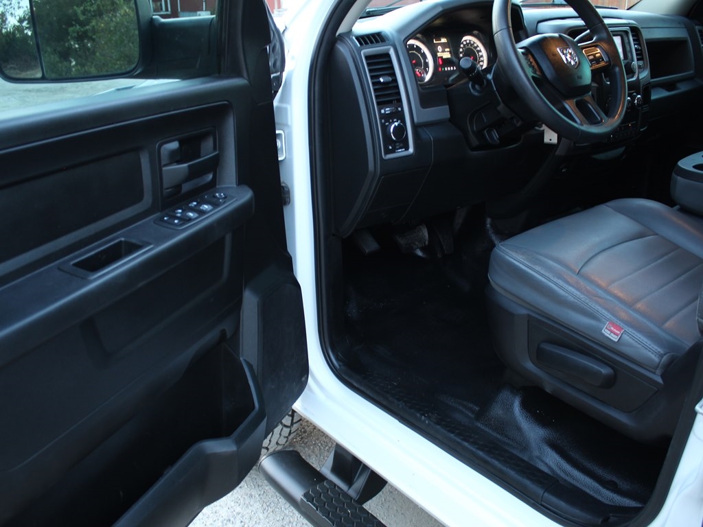 RAM 2500 Tradesman 4x4 Crew Cab 6'4" Box 2018