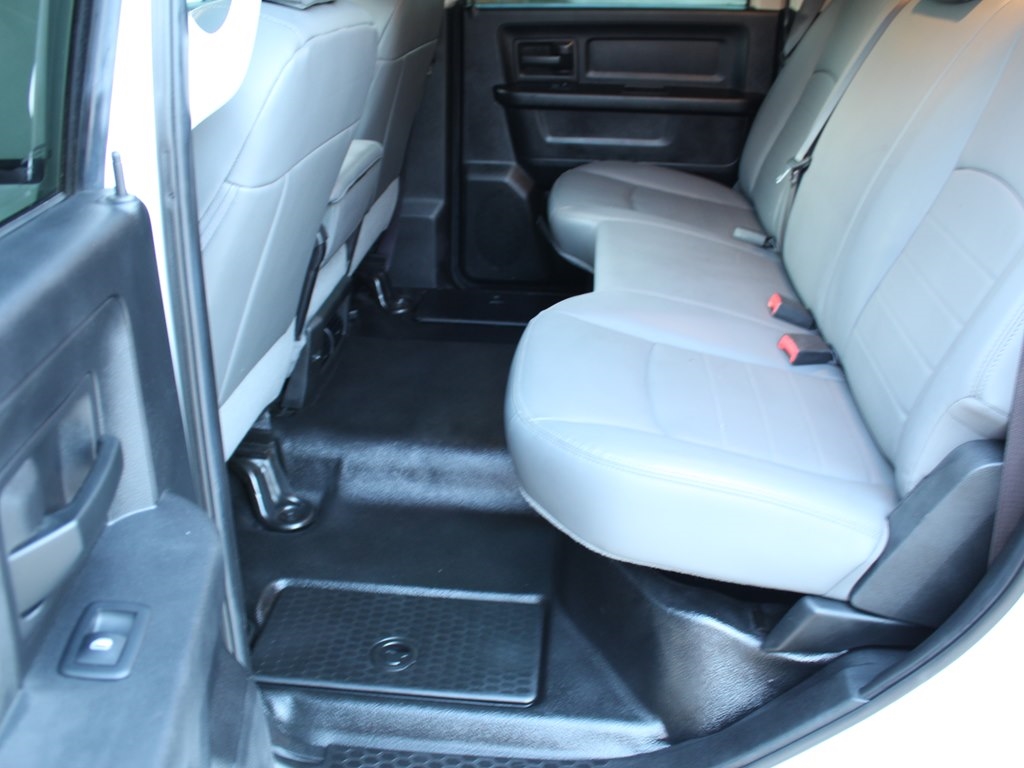 RAM 2500 Tradesman 4x4 Crew Cab 6'4" Box 2018