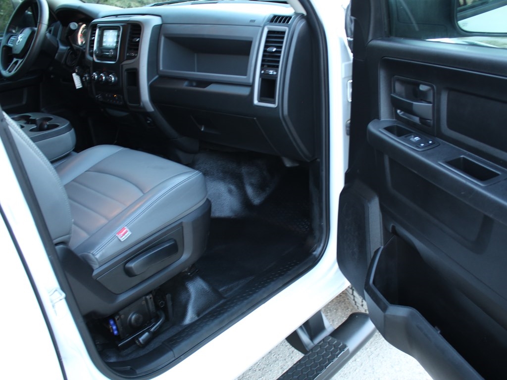 RAM 2500 Tradesman 4x4 Crew Cab 6'4" Box 2018