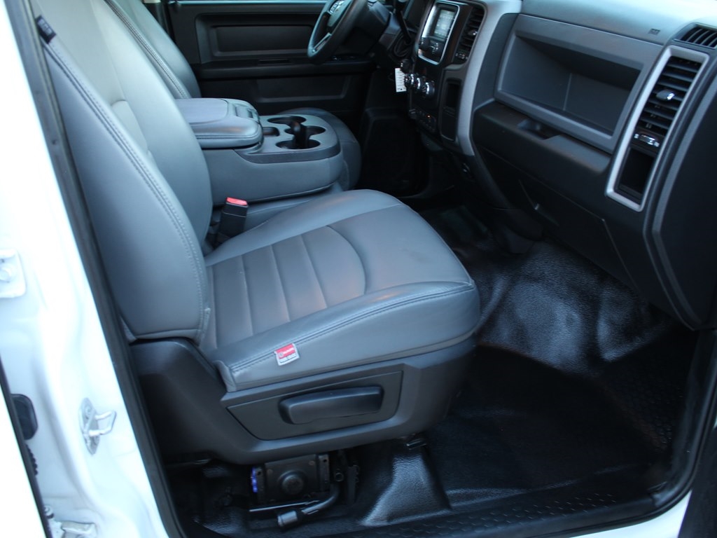 RAM 2500 Tradesman 4x4 Crew Cab 6'4" Box 2018