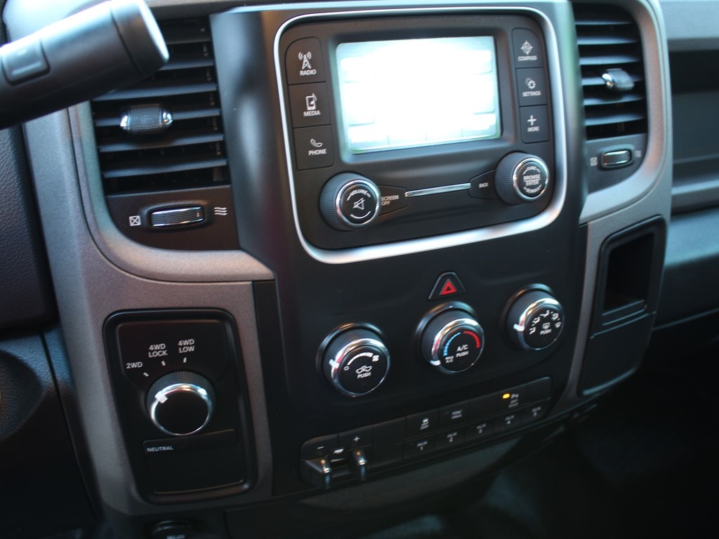 RAM 2500 Tradesman 4x4 Crew Cab 6'4" Box 2018