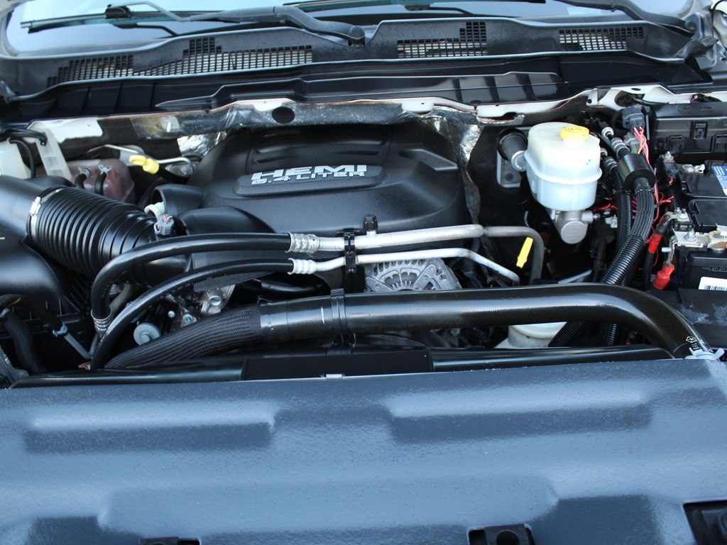 RAM 2500 Tradesman 4x4 Crew Cab 6'4" Box 2018