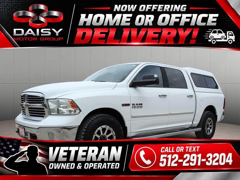 2015 RAM 1500 4WD Crew Cab 140.5" Lone Star