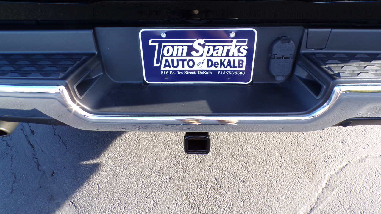 RAM 1500 Big Horn 4x4 Crew Cab 5'7" Box 2023 RAM 1500 Big Horn 4x4 Crew Cab 5'7" Box 2023