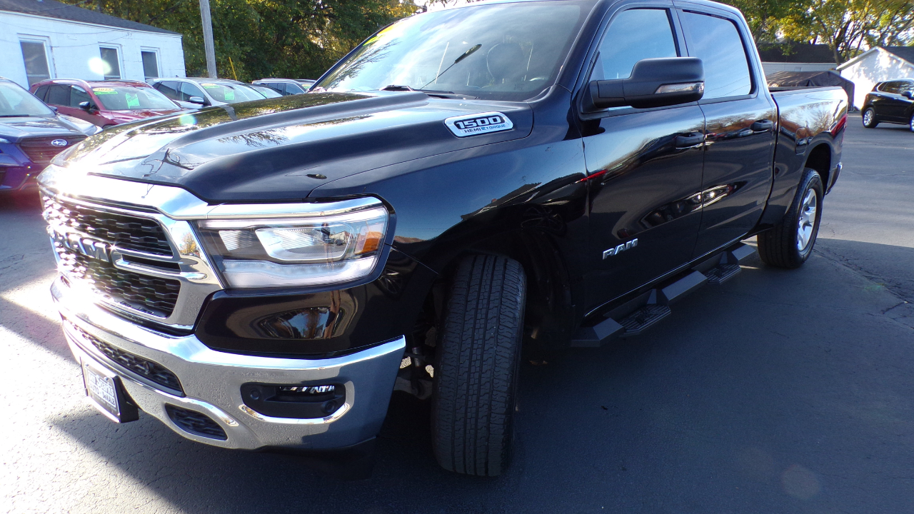 RAM 1500 Big Horn 4x4 Crew Cab 5'7" Box 2023 RAM 1500 Big Horn 4x4 Crew Cab 5'7" Box 2023