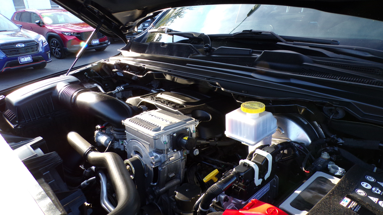 RAM 1500 Big Horn 4x4 Crew Cab 5'7" Box 2023 RAM 1500 Big Horn 4x4 Crew Cab 5'7" Box 2023