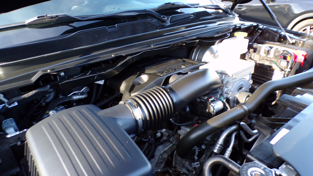 RAM 1500 Big Horn 4x4 Crew Cab 5'7" Box 2023 RAM 1500 Big Horn 4x4 Crew Cab 5'7" Box 2023