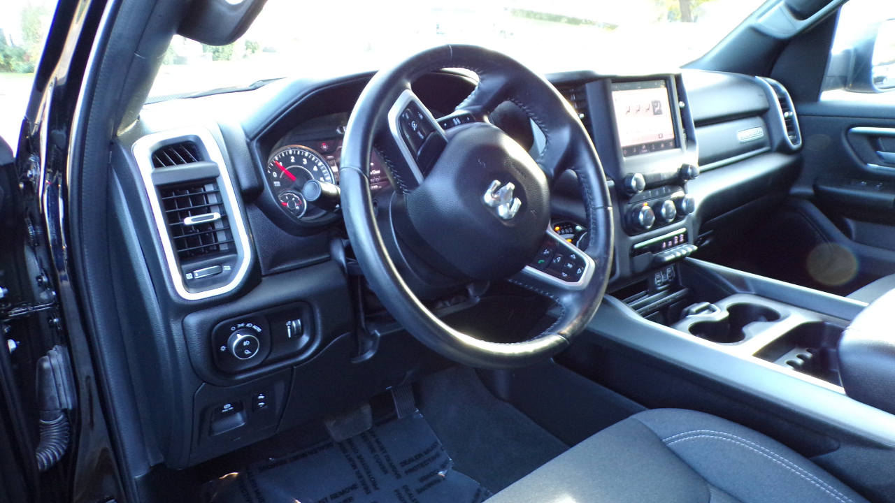 RAM 1500 Big Horn 4x4 Crew Cab 5'7" Box 2023 RAM 1500 Big Horn 4x4 Crew Cab 5'7" Box 2023