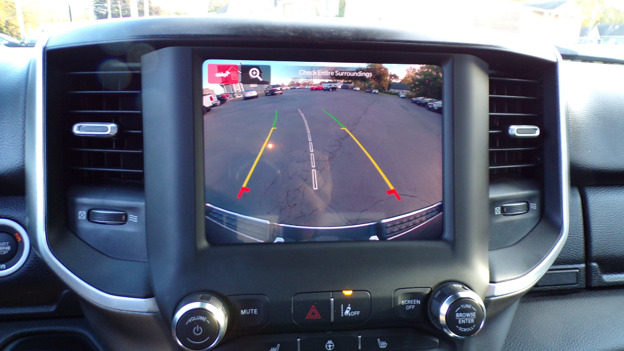 RAM 1500 Big Horn 4x4 Crew Cab 5'7" Box 2023 RAM 1500 Big Horn 4x4 Crew Cab 5'7" Box 2023