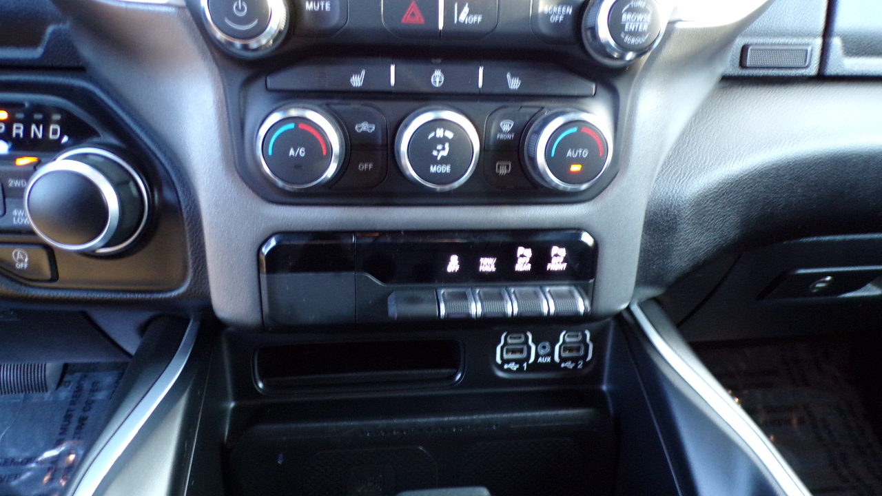 RAM 1500 Big Horn 4x4 Crew Cab 5'7" Box 2023 RAM 1500 Big Horn 4x4 Crew Cab 5'7" Box 2023