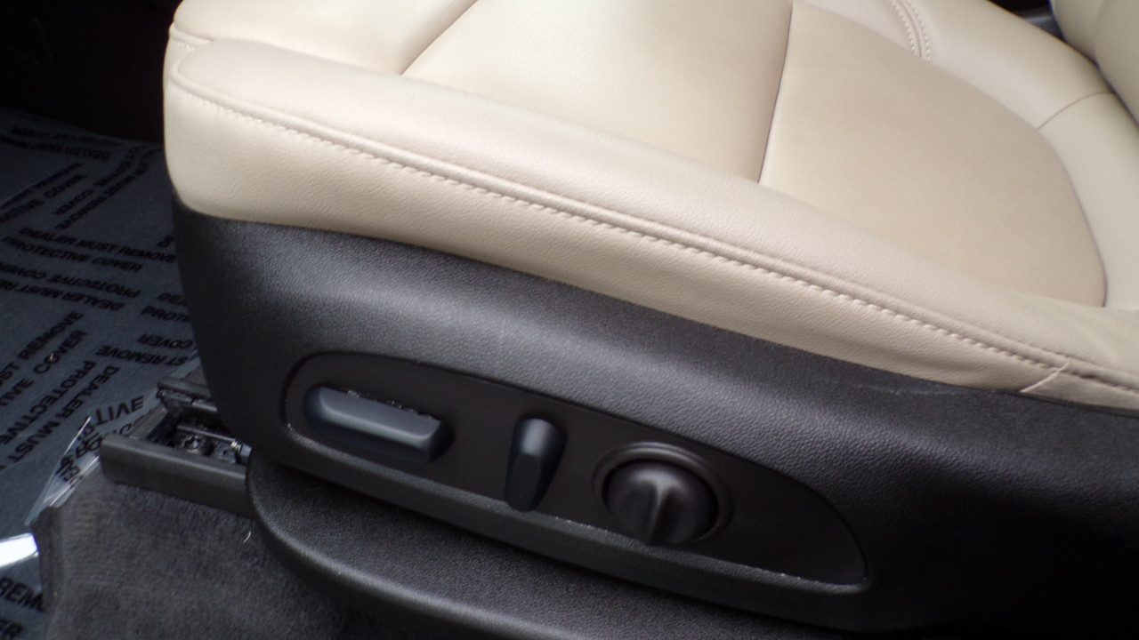 Chevrolet Traverse LT Leather FWD 2023 Chevrolet Traverse LT Leather FWD 2023