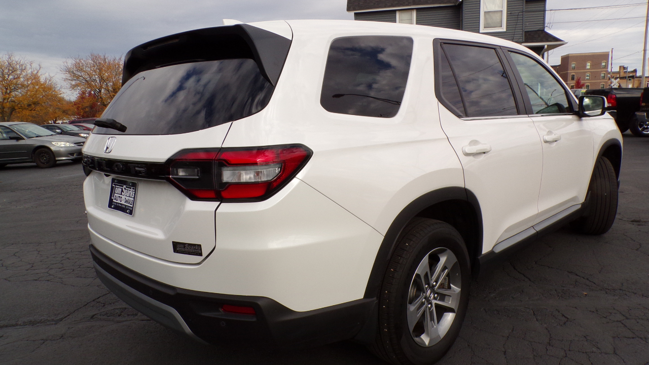 Honda Pilot EX-L 8 Passenger AWD 2023 Honda Pilot EX-L 8 Passenger AWD 2023