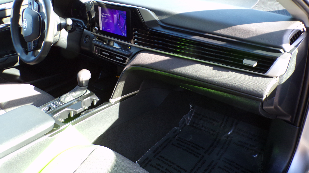 Toyota Camry LE (Natl) 2025 Toyota Camry LE (Natl) 2025