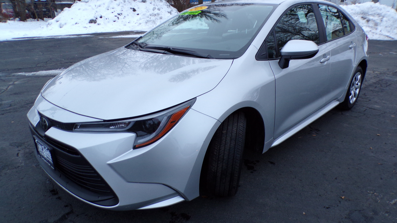 Toyota Corolla LE 2025