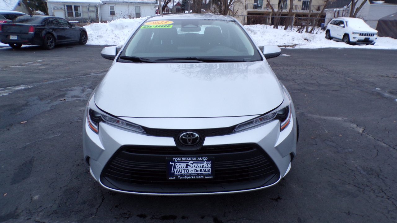 Toyota Corolla LE 2025