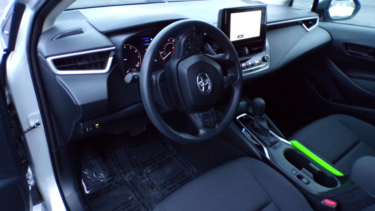 Toyota Corolla LE 2025