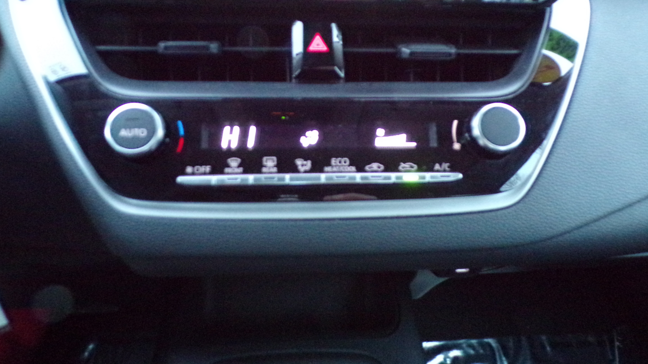 Toyota Corolla LE 2025