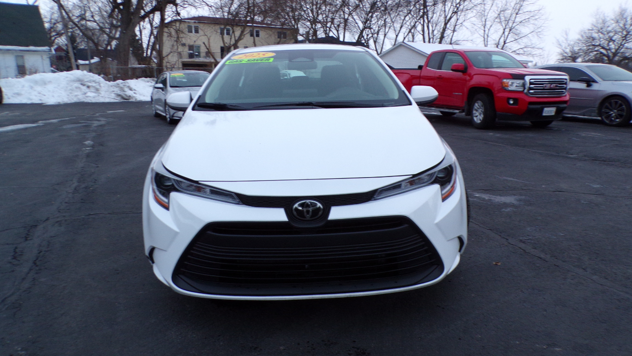 Toyota Corolla LE 2025