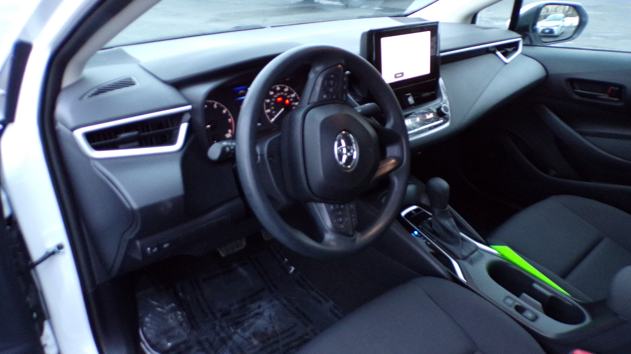 Toyota Corolla LE 2025