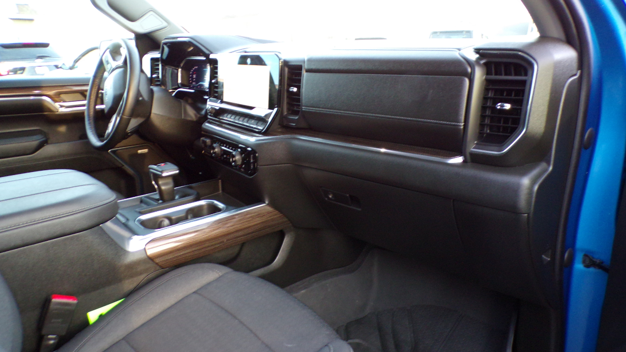 Chevrolet Silverado 1500 4WD Double Cab 147" RST 2023